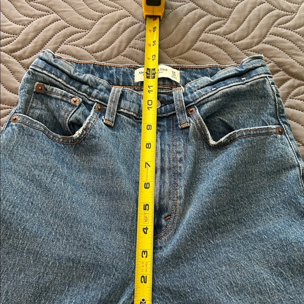 Abercrombie & Fitch High Rise “The 90’s” Jeans - Picture 9 of 9